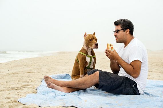 This Looks Like A Normal Beach Vacation, But The Truth Will Put Tears In Your Eyes