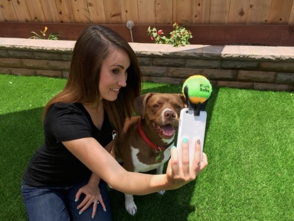 New Device Helps You Get Perfect Selfies with Your Dog