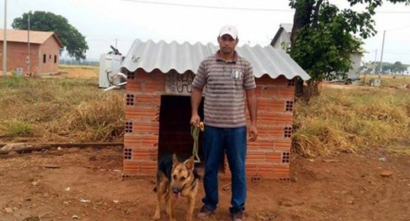 Pet Owner Installs AC Unit in Dog House