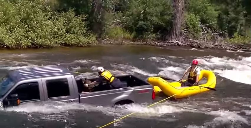 A Truck Is Sinking In The River, But It’s Not Empty. This Made Me Nervous Just Watching!