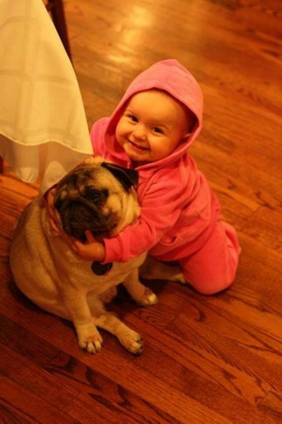 These 25 pictures show why every child should have a pet